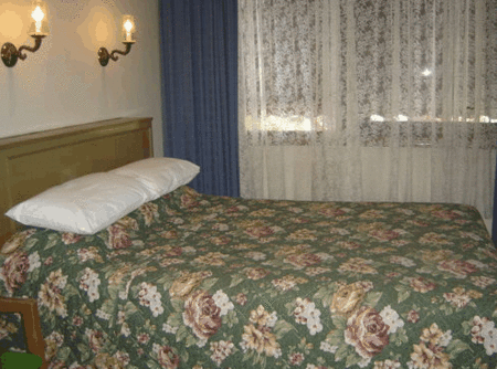 Burkes Hotel Motel - Accommodation Directory 3