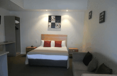 Burkes Hotel Motel - Accommodation Directory 4