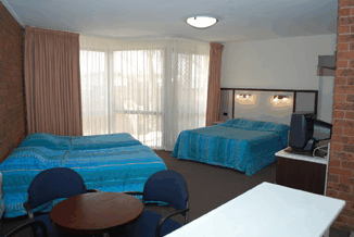 Lakes Central Hotel - Accommodation Directory 1