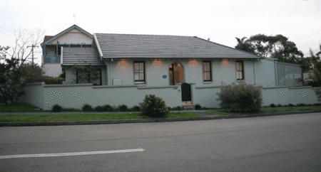 Quinton House - Accommodation Directory