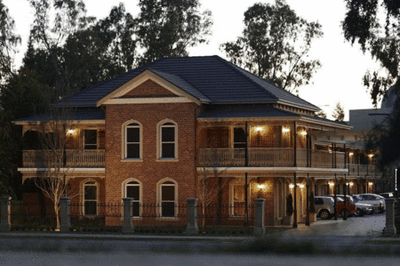 Carlyle Suites & Apartments - Accommodation Directory 0