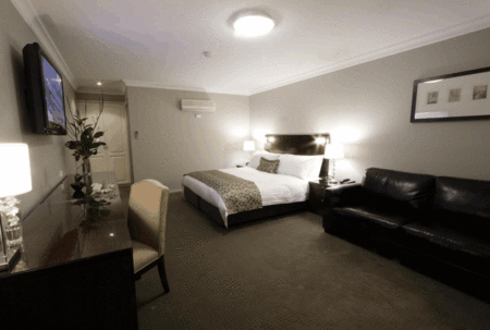 Carlyle Suites & Apartments - Accommodation Directory 2