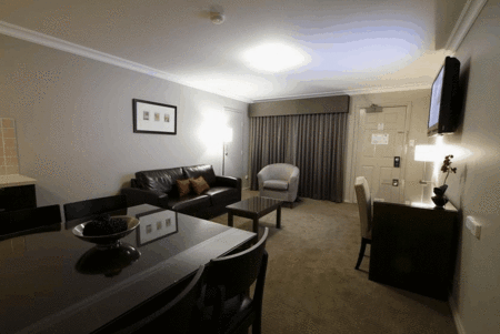 Carlyle Suites & Apartments - Accommodation Directory 4