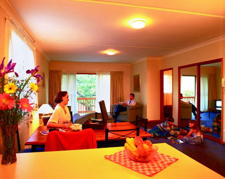 Oxley Court Serviced Apartments - Accommodation Directory 0