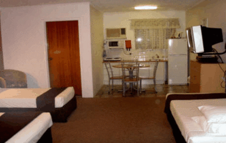 Bella Villa Motor Inn - Accommodation Directory 3