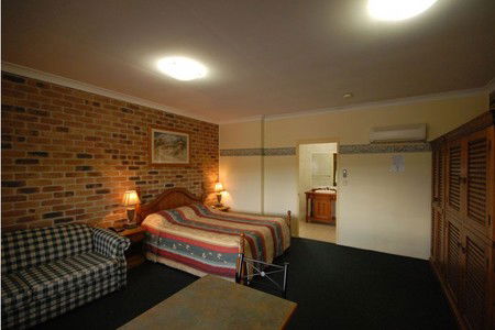 Country Gardens Motor Inn - Accommodation Directory 3
