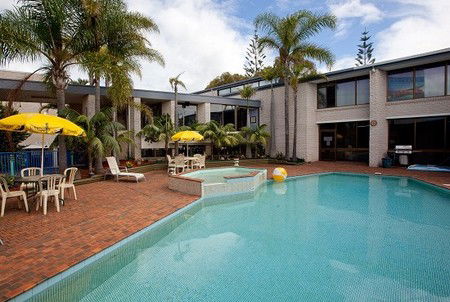 Palm Court Motor Inn - Accommodation Directory 2