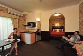 Highlander Motor Inn And Apartments - Accommodation Directory 0