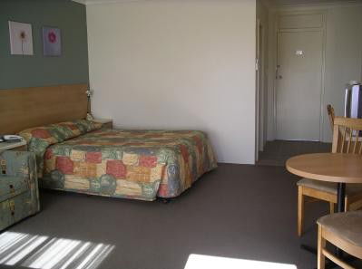 Country Comfort Orange - Accommodation Directory 4