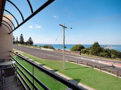 Centreport Units - Accommodation Directory 1