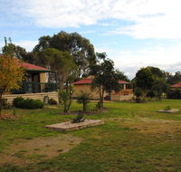 Lakes Entrance Country Cottages - Accommodation Directory