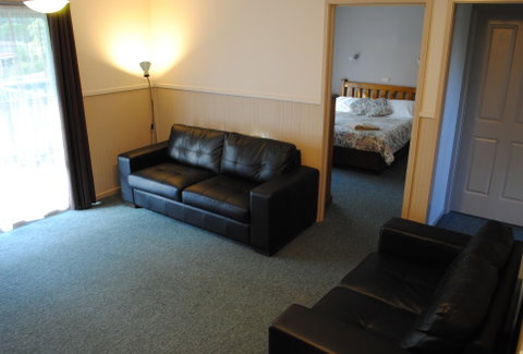 Lakes Entrance Country Cottages - Accommodation Directory 1