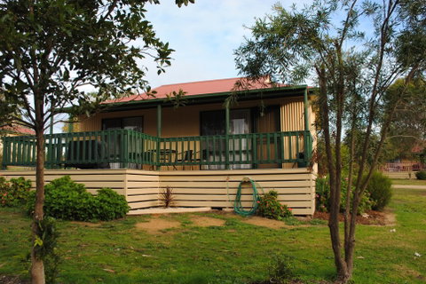 Lakes Entrance Country Cottages - Accommodation Directory 2