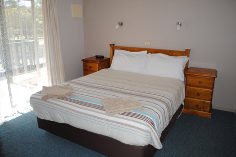 Lakes Entrance Country Cottages - Accommodation Directory 4