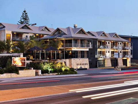 Sunmoon Boutique Resort - Accommodation Directory 0