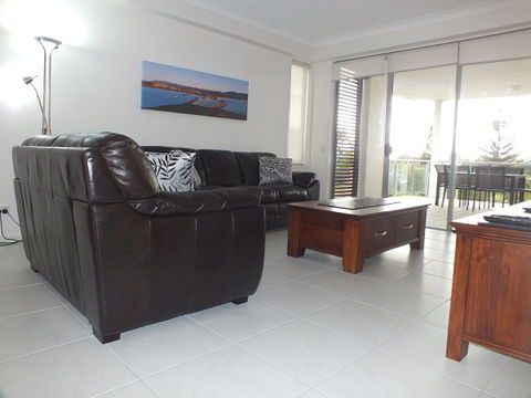 Pacific Marina Apartments - Accommodation Directory 5