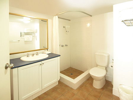 Oaks Calypso Plaza - Accommodation Directory 4