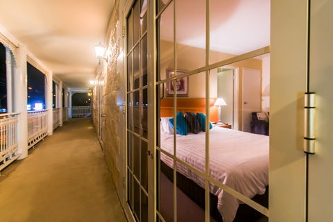 White Lace Motor Inn - Accommodation Directory 3