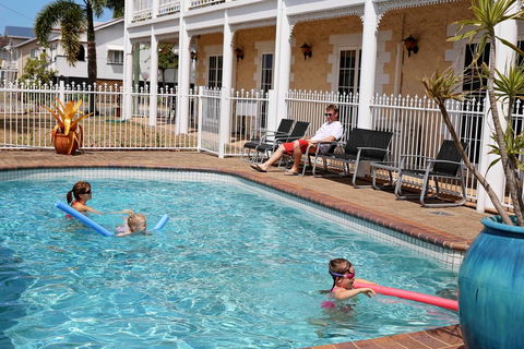 White Lace Motor Inn - Accommodation Directory 5
