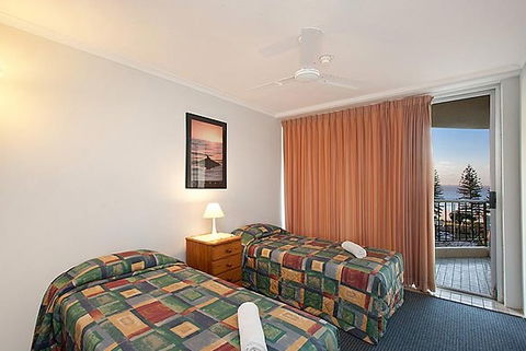 Rainbow Commodore Holiday Apartments - Accommodation Directory 3
