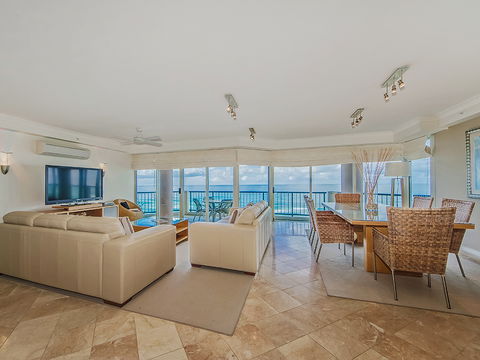 AA Oceana On Broadbeach - Accommodation Directory 12