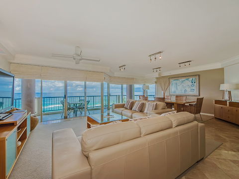 AA Oceana On Broadbeach - Accommodation Directory 14