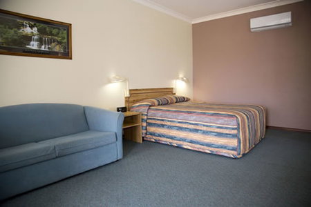 Cumberland Motor Inn - Accommodation Directory 6