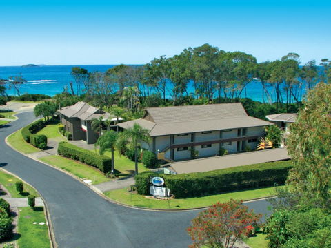 Absolute Beachfront Smugglers On The Beach - Accommodation Directory 0