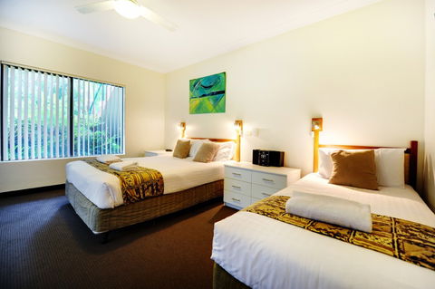 Absolute Beachfront Smugglers On The Beach - Accommodation Directory 3