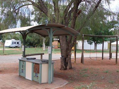 Desert Oaks Resort - Accommodation Directory 6