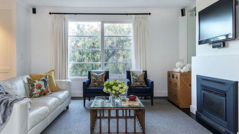 The Summer House - Accommodation Directory 5