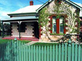 Naracoorte Cottages - Smith Street Villa - Accommodation Directory 0