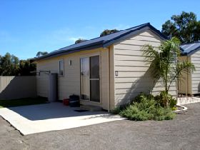 Moonta Bay Cabins - Accommodation Directory 0