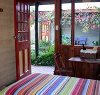 Red Poles - Accommodation Directory