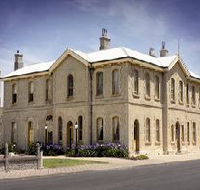 The Customs House - Accommodation Directory