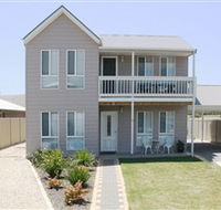 Rocks Retreat Holiday House - Accommodation Directory