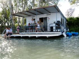 The Murray Dream Self Contained Moored Houseboat - Accommodation Directory 0