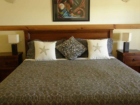 Beachport Retreat - Accommodation Directory 1