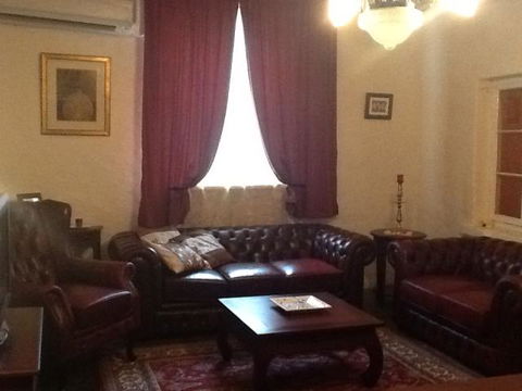 Tara's Of Auburn - Accommodation Directory 1