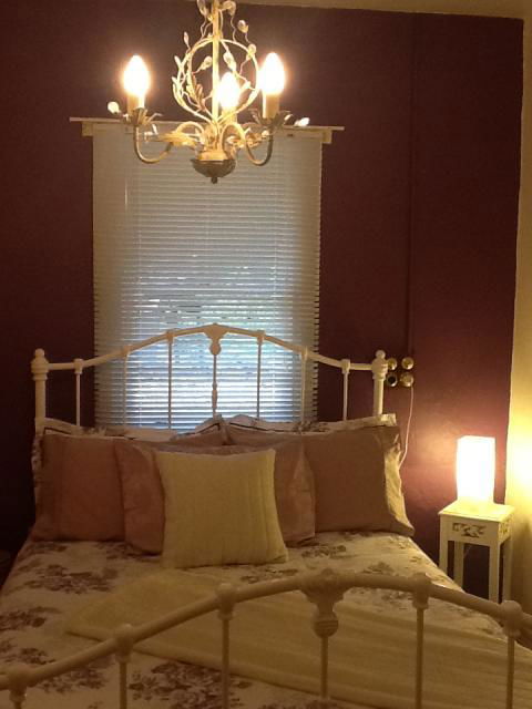 Tara's Of Auburn - Accommodation Directory 2
