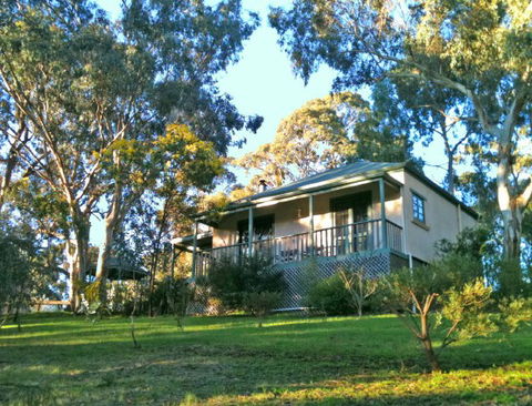 St Helens - Fettlers Cottage - Accommodation Directory 1