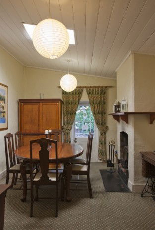 Stirling House - Accommodation Directory 5