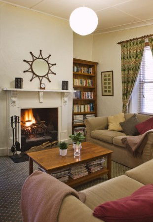 Stirling House - Accommodation Directory 7