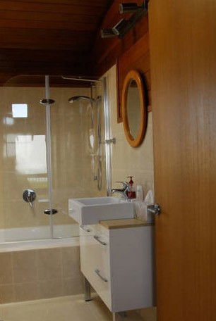 Sleaford Bay Retreat - Accommodation Directory 4