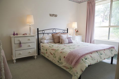 Limestone Hill - Accommodation Directory 1