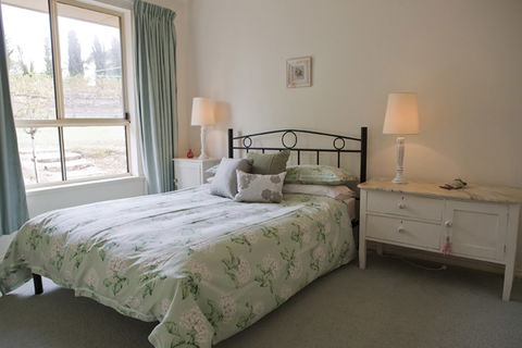Limestone Hill - Accommodation Directory 2