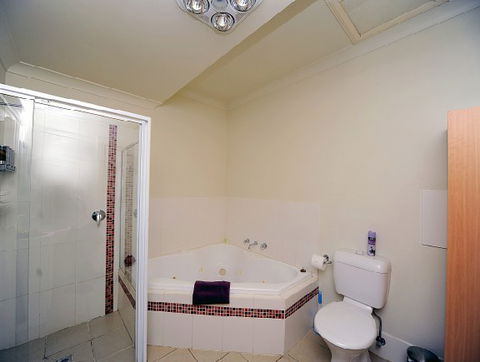 St Helens - The Pavilion - Accommodation Directory 0