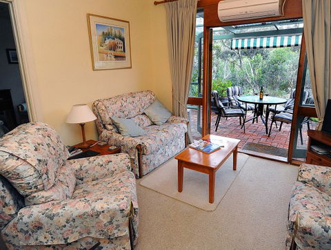 St Helens Cottages- Coach House - Accommodation Directory 1