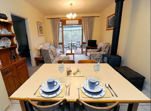 St Helens Cottages- Coach House - Accommodation Directory 6