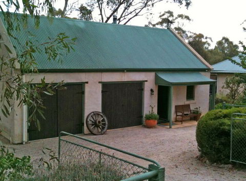 St Helens Cottages- Coach House - Accommodation Directory 9